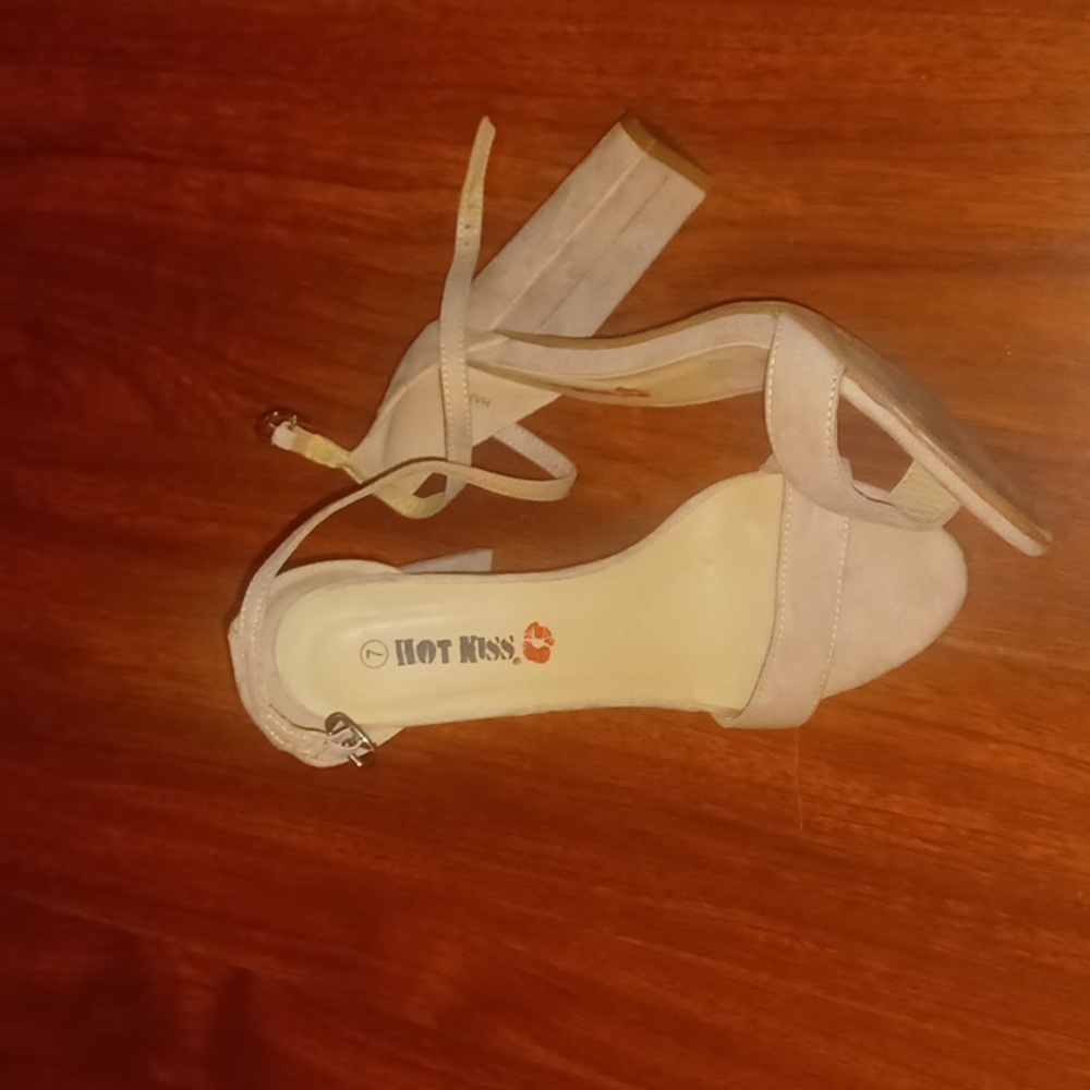 Hot kiss block heel